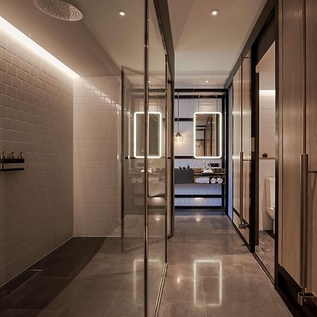 Alila Bangsar Kuala Lumpur Hotel Buitenkant foto The changing rooms at the London Aquatics Centre