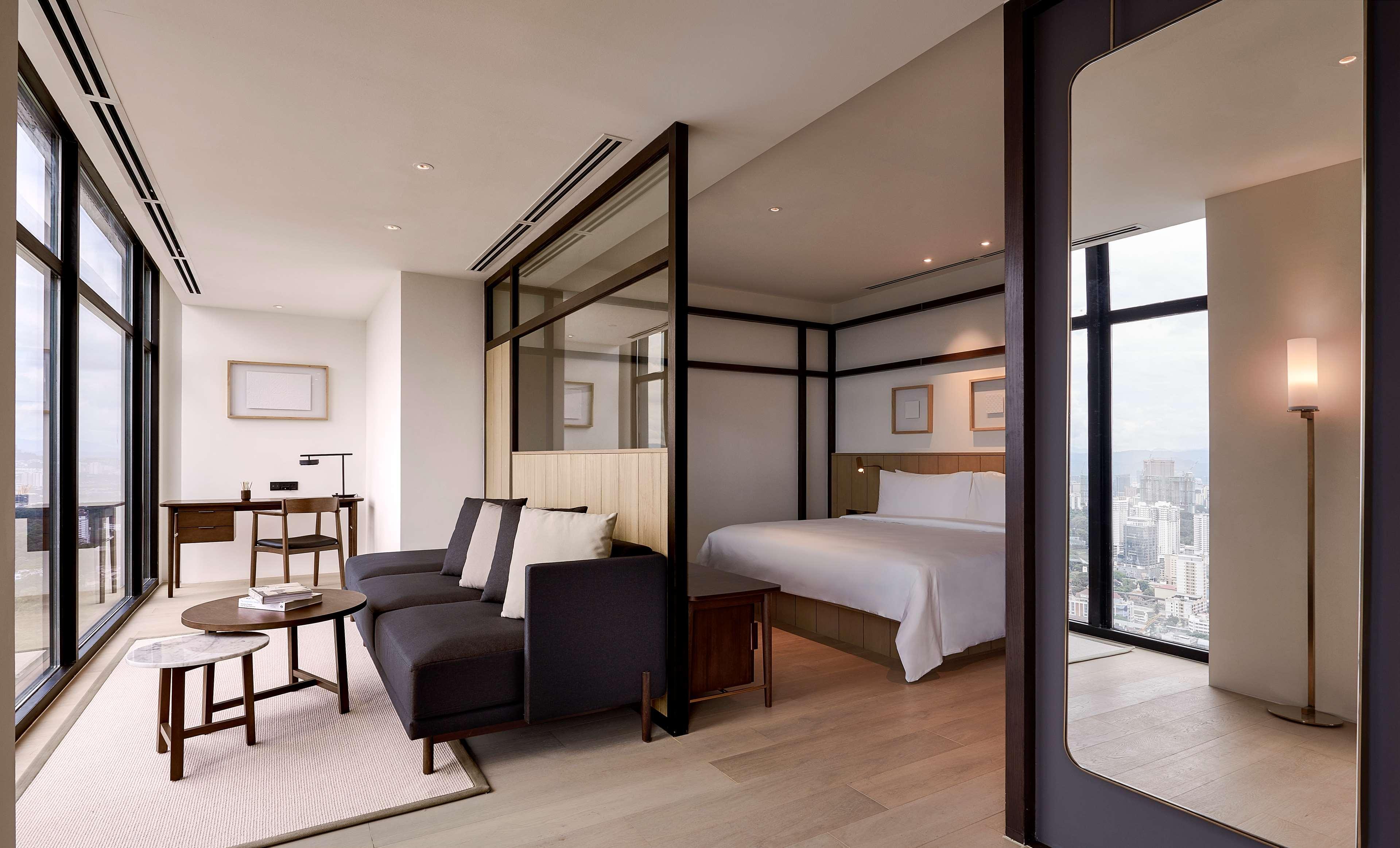 Alila Bangsar Kuala Lumpur Hotel Buitenkant foto A suite at the hotel