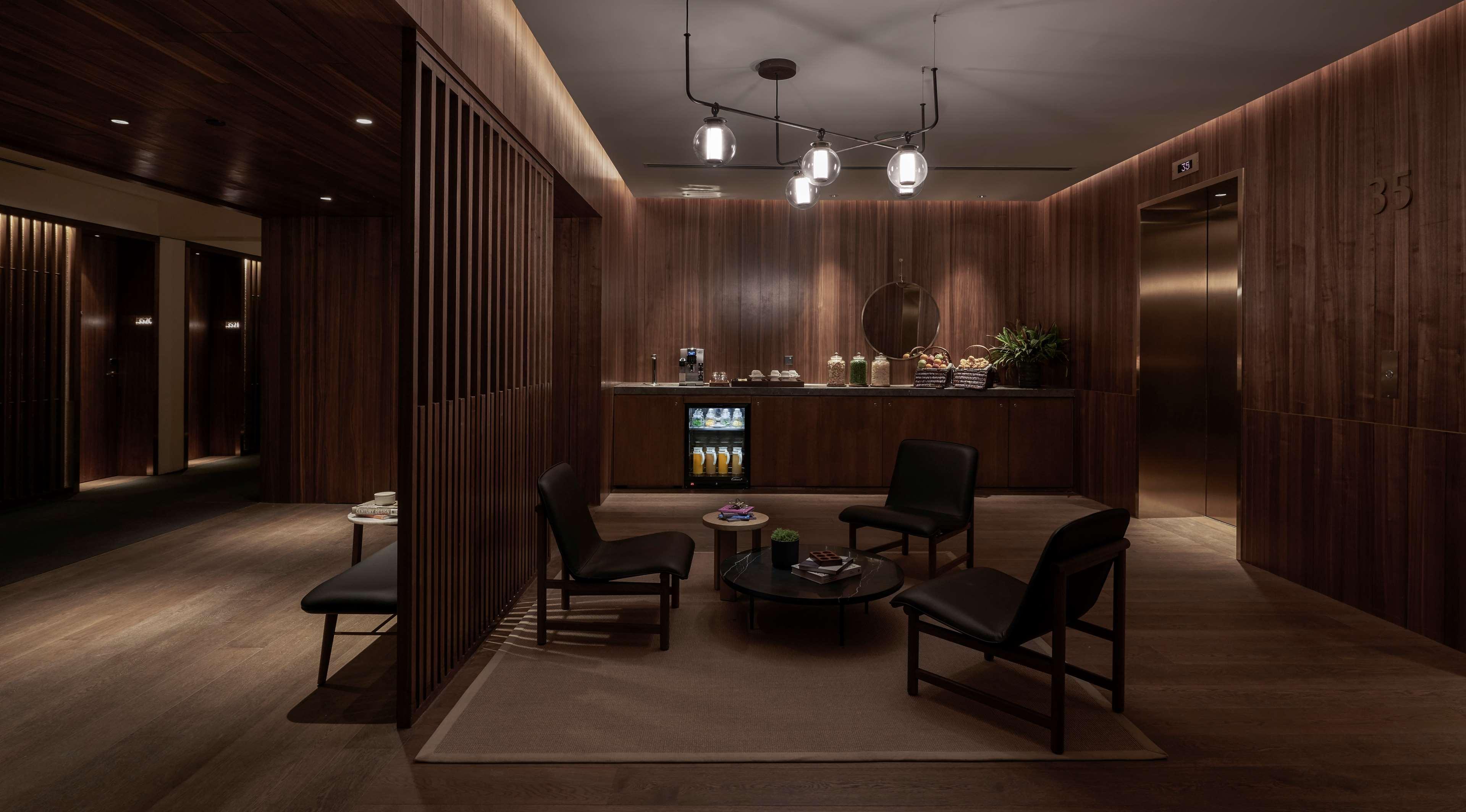 Alila Bangsar Kuala Lumpur Hotel Buitenkant foto The private lounge at London Heathrow Airport
