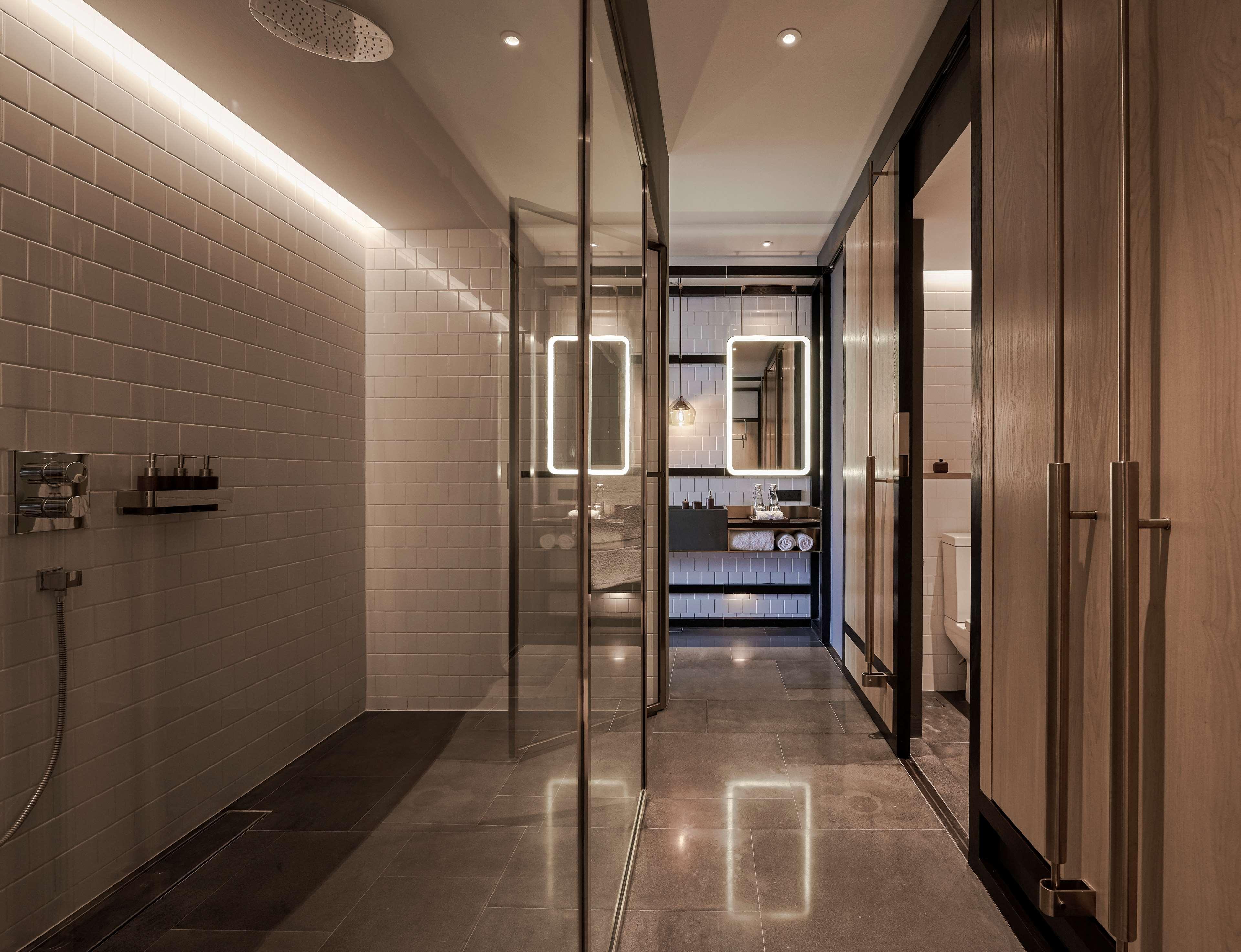 Alila Bangsar Kuala Lumpur Hotel Buitenkant foto The changing rooms at the London Aquatics Centre