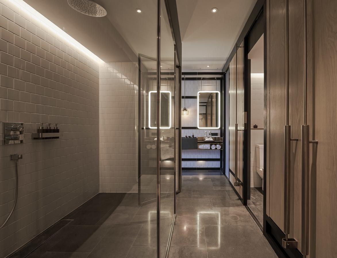 Alila Bangsar Kuala Lumpur Hotel Buitenkant foto The changing rooms at the London Aquatics Centre