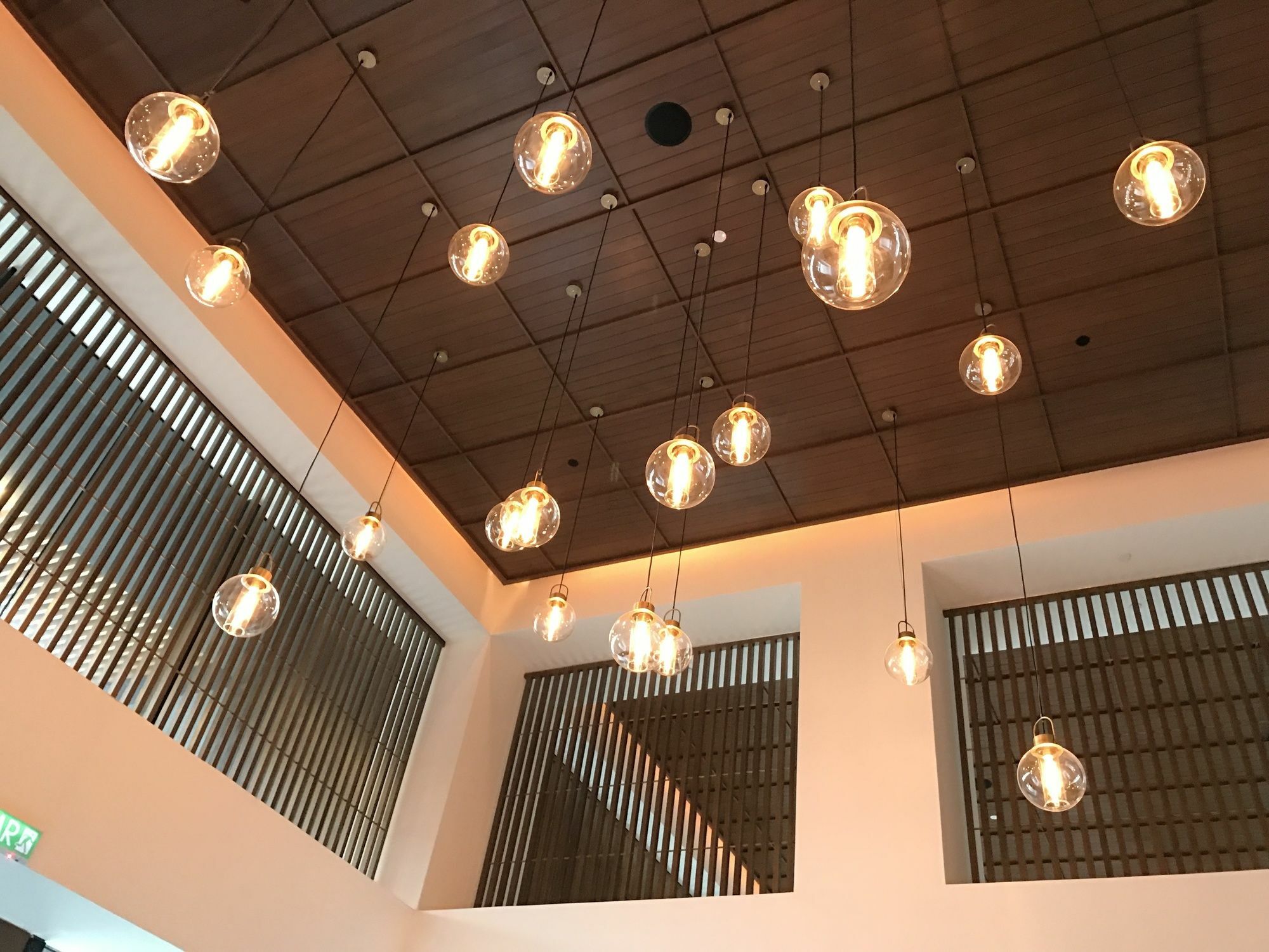 Alila Bangsar Kuala Lumpur Hotel Buitenkant foto Ceiling of the library