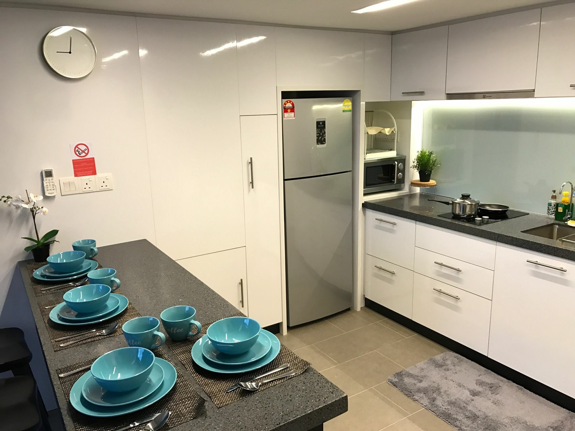 Alila Bangsar Kuala Lumpur Hotel Buitenkant foto A typical kitchen in a residential hall